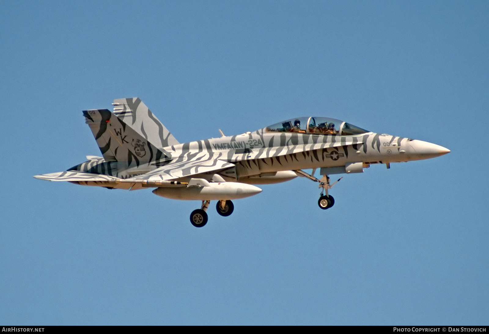Aircraft Photo of 164884 | McDonnell Douglas F/A-18D Hornet | USA - Marines | AirHistory.net #326843