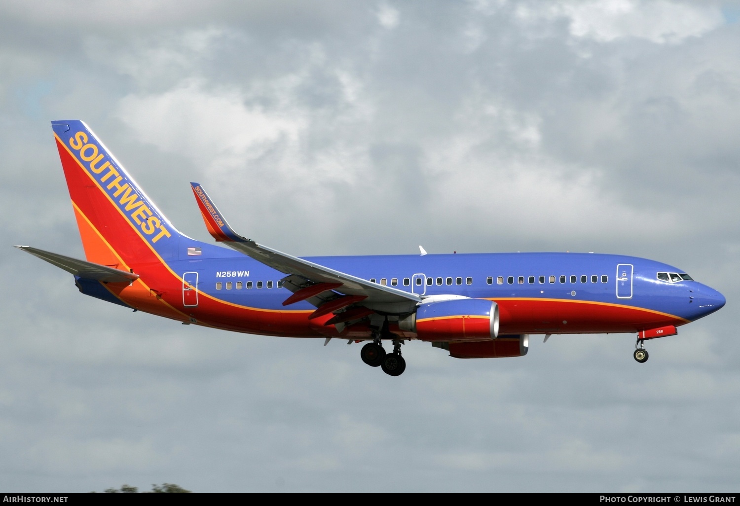 Aircraft Photo of N258WN | Boeing 737-7H4 | Southwest Airlines | AirHistory.net #326908