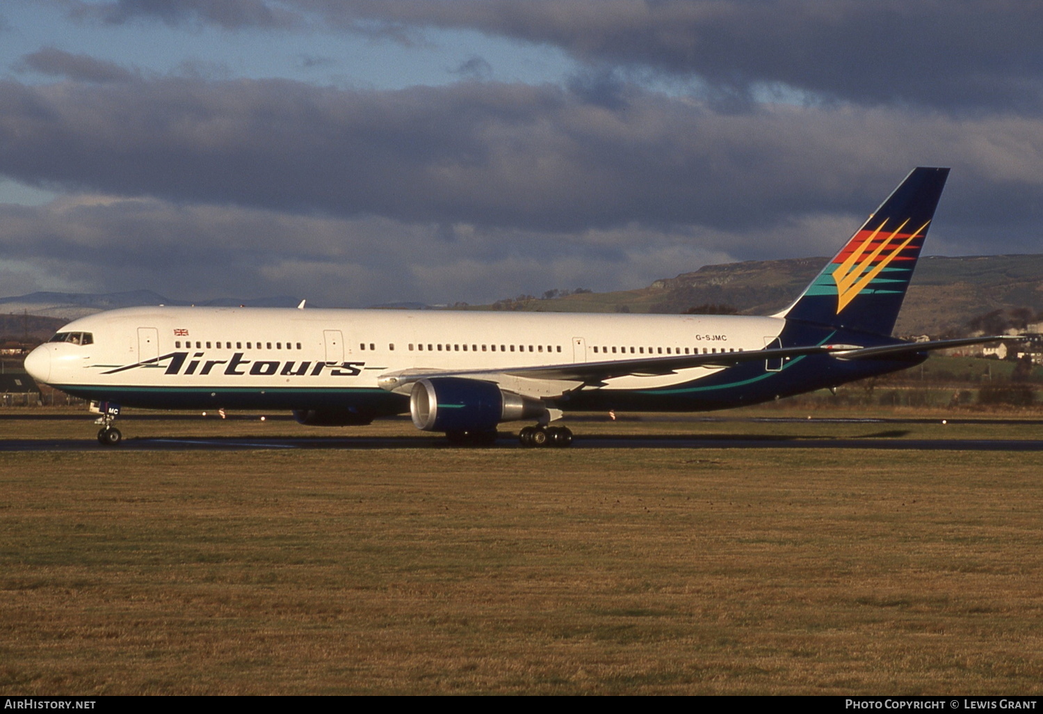 Aircraft Photo of G-SJMC | Boeing 767-31K/ER | Airtours International | AirHistory.net #326921