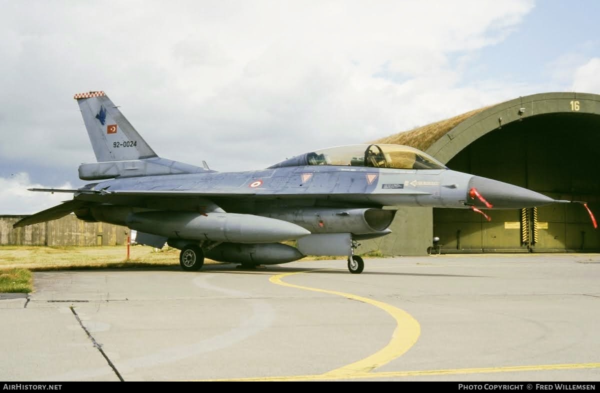 Aircraft Photo of 92-0024 | General Dynamics F-16D Fighting Falcon | Turkey - Air Force | AirHistory.net #326949