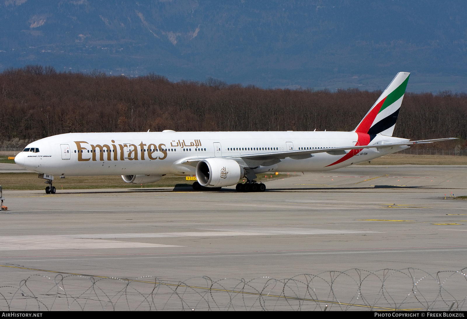 Aircraft Photo of A6-EBK | Boeing 777-31H/ER | Emirates | AirHistory.net #327085