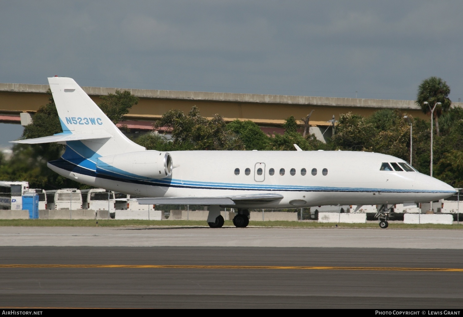 Aircraft Photo of N523WC | Dassault Falcon 2000 | AirHistory.net #327273