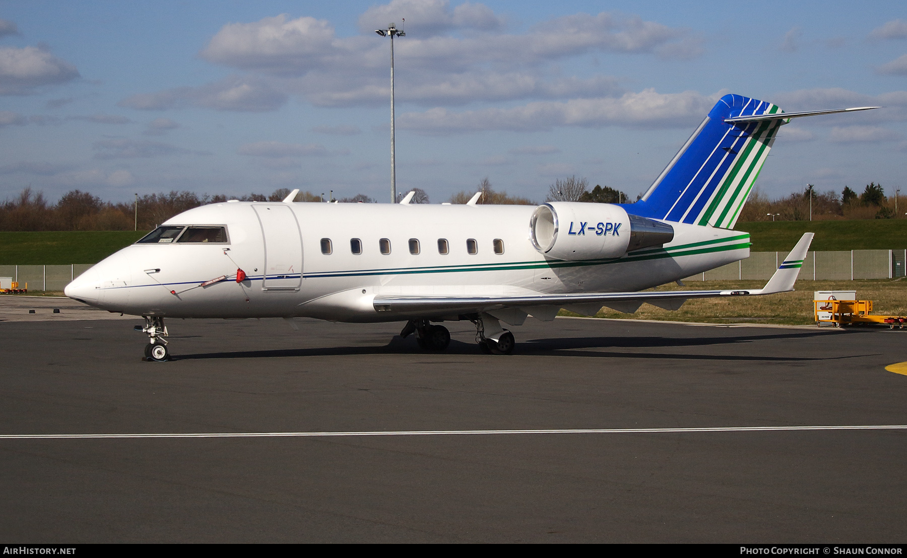 Aircraft Photo of LX-SPK | Bombardier Challenger 604 (CL-600-2B16) | AirHistory.net #327380