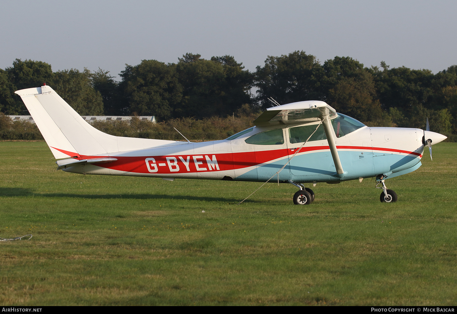 Aircraft Photo of G-BYEM | Cessna R182 Skylane RG | AirHistory.net #327491