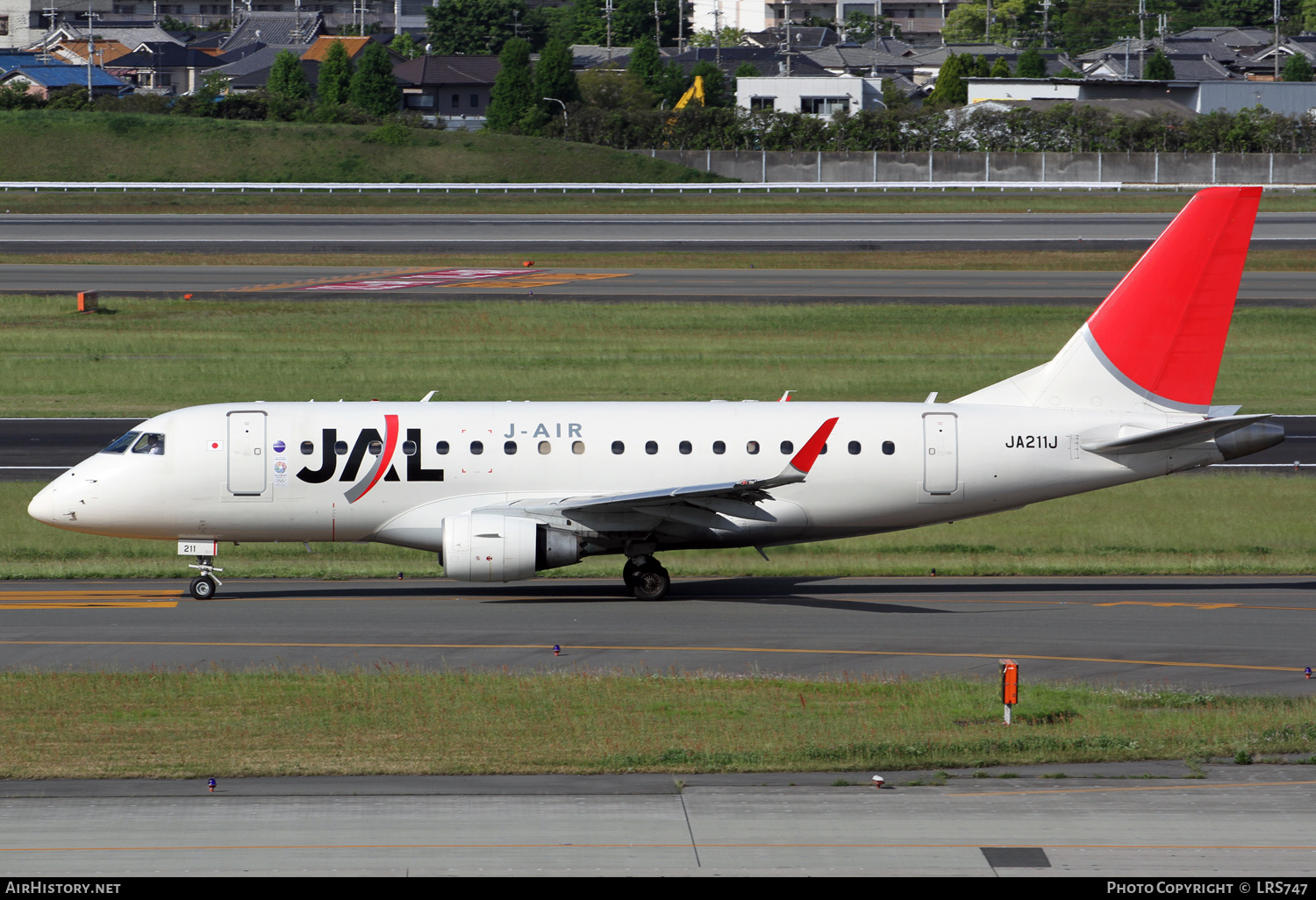 Aircraft Photo of JA211J | Embraer 170STD (ERJ-170-100STD) | Japan Airlines - JAL | AirHistory.net #327514