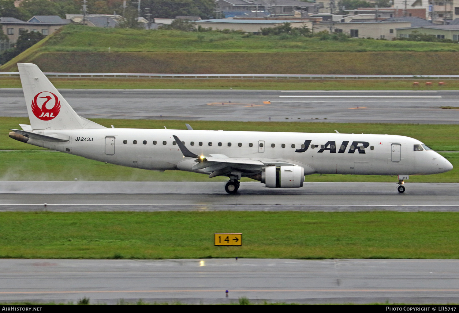 Aircraft Photo of JA243J | Embraer 190STD (ERJ-190-100STD) | J-Air | AirHistory.net #327517