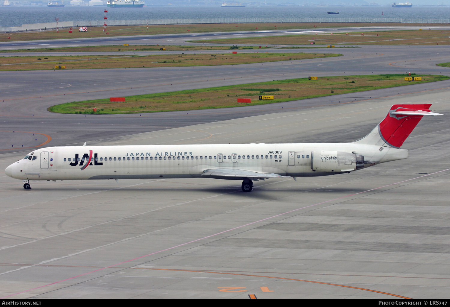 Aircraft Photo of JA8069 | McDonnell Douglas MD-90-30 | Japan Airlines - JAL | AirHistory.net #327556