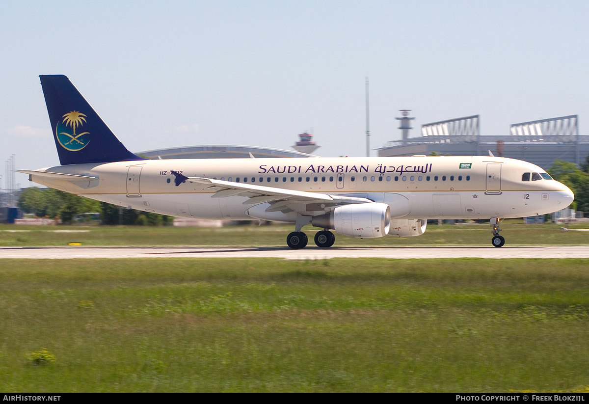 Aircraft Photo of HZ-AS12 | Airbus A320-214 | Saudi Arabian Airlines | AirHistory.net #327687