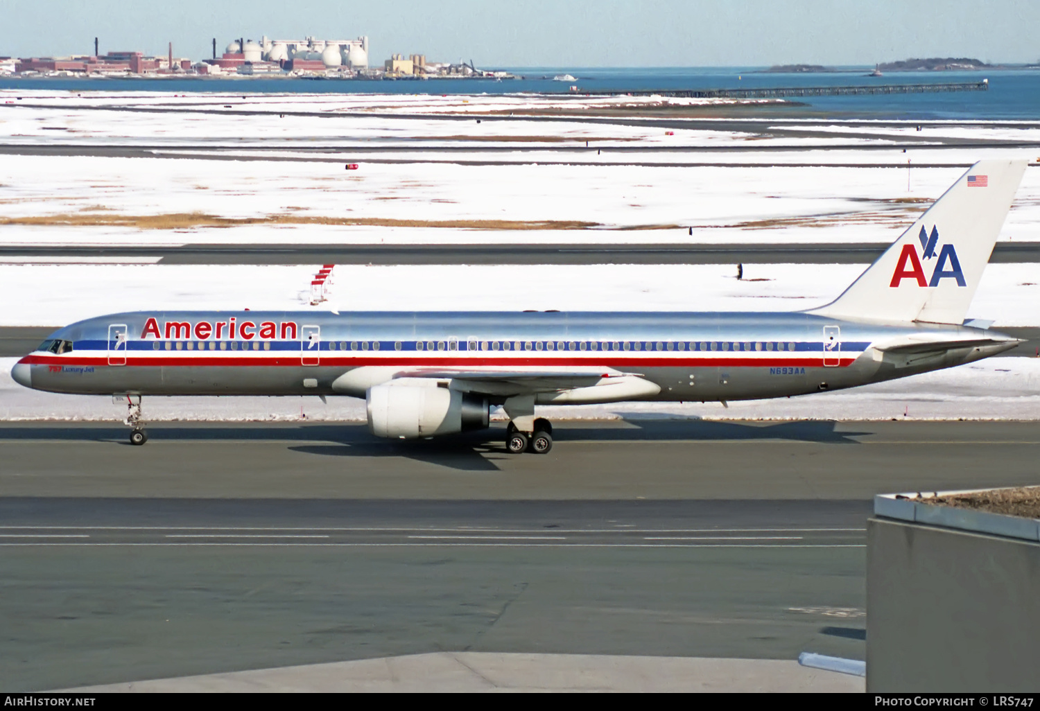 Aircraft Photo of N693AA | Boeing 757-223 | American Airlines | AirHistory.net #327876