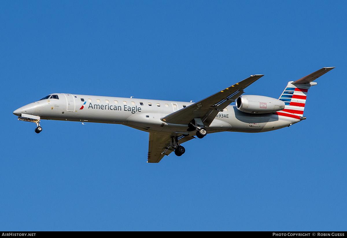 Aircraft Photo of N693AE | Embraer ERJ-145LR (EMB-145LR) | American Eagle | AirHistory.net #327895