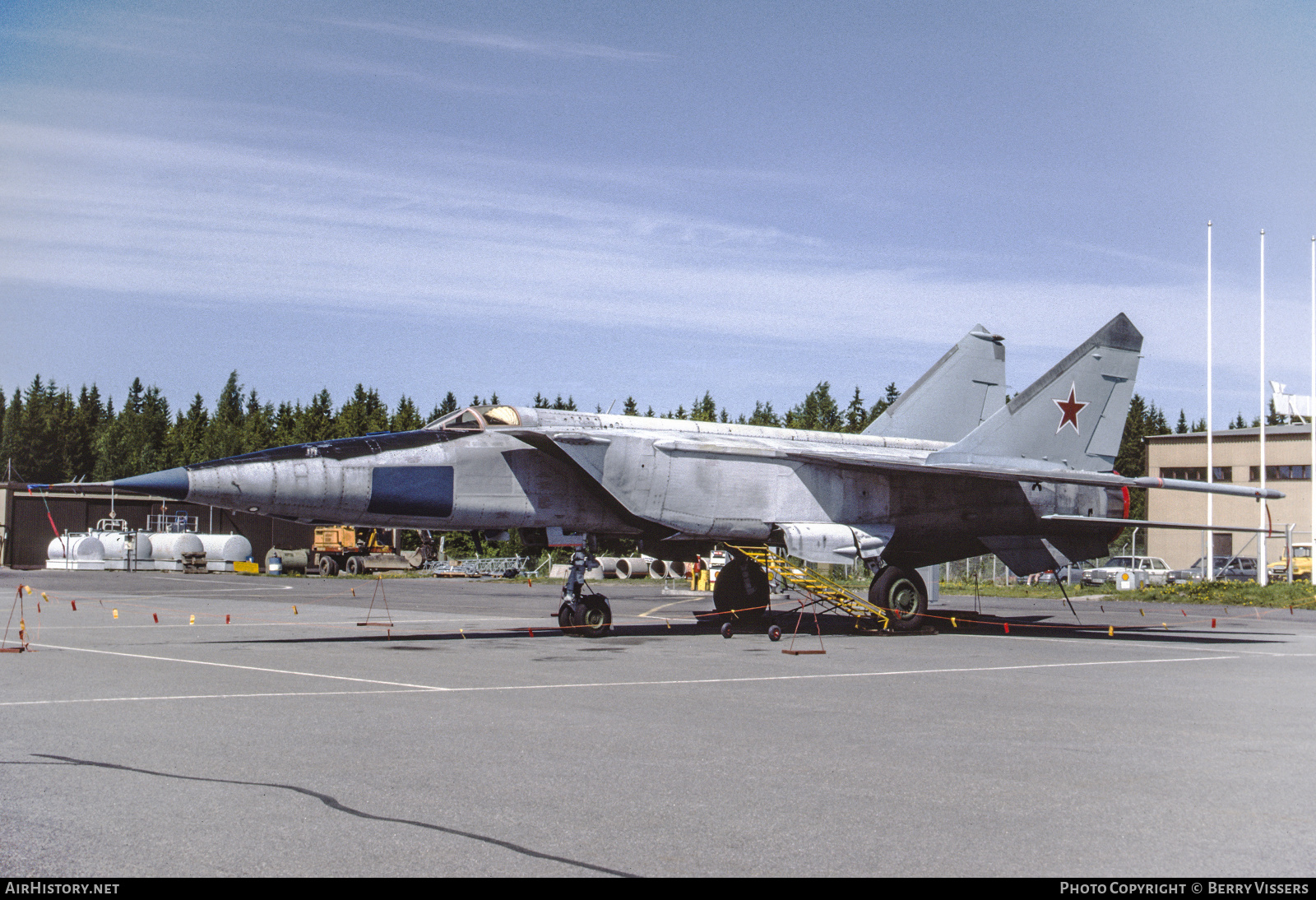 Aircraft Photo of 25 red | Mikoyan-Gurevich MiG-25RBS | Russia - Air Force | AirHistory.net #327939