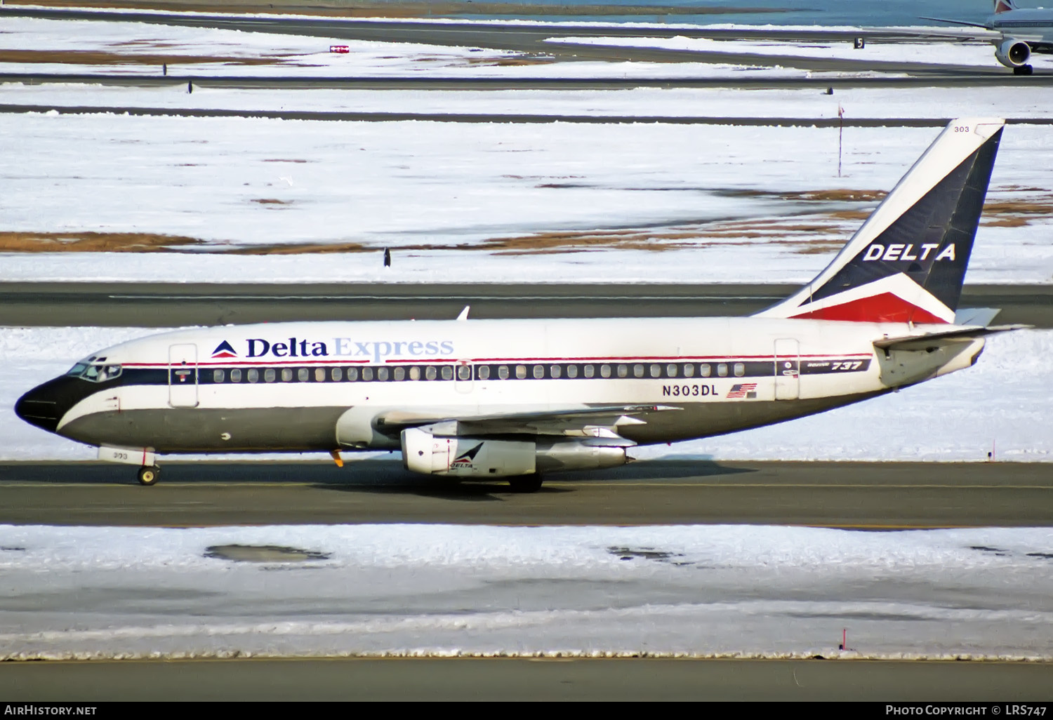 Aircraft Photo of N303DL | Boeing 737-232/Adv | Delta Express | AirHistory.net #327961