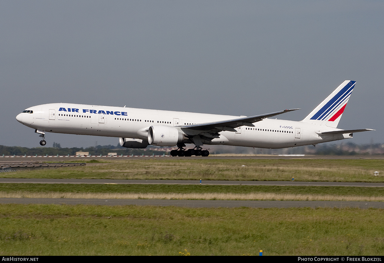Aircraft Photo of F-GSQC | Boeing 777-328/ER | Air France | AirHistory.net #328045
