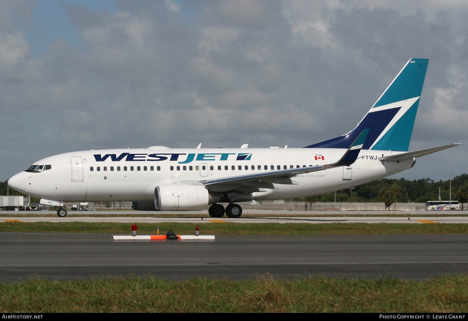 Aircraft Photo of C-FTWJ | Boeing 737-7CT | WestJet | AirHistory.net #328150