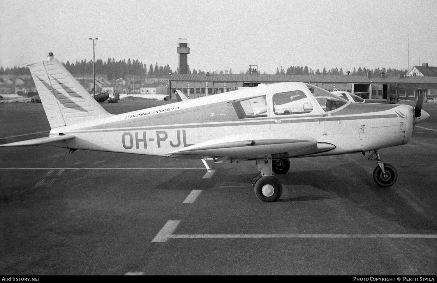 Aircraft Photo of OH-PJL | Piper PA-28-140 Cherokee | Akateeminen Lentokerho | AirHistory.net #328179