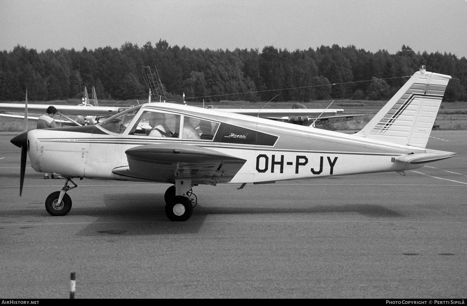 Aircraft Photo of OH-PJY | Piper PA-28-140 Cherokee B | AirHistory.net #328202