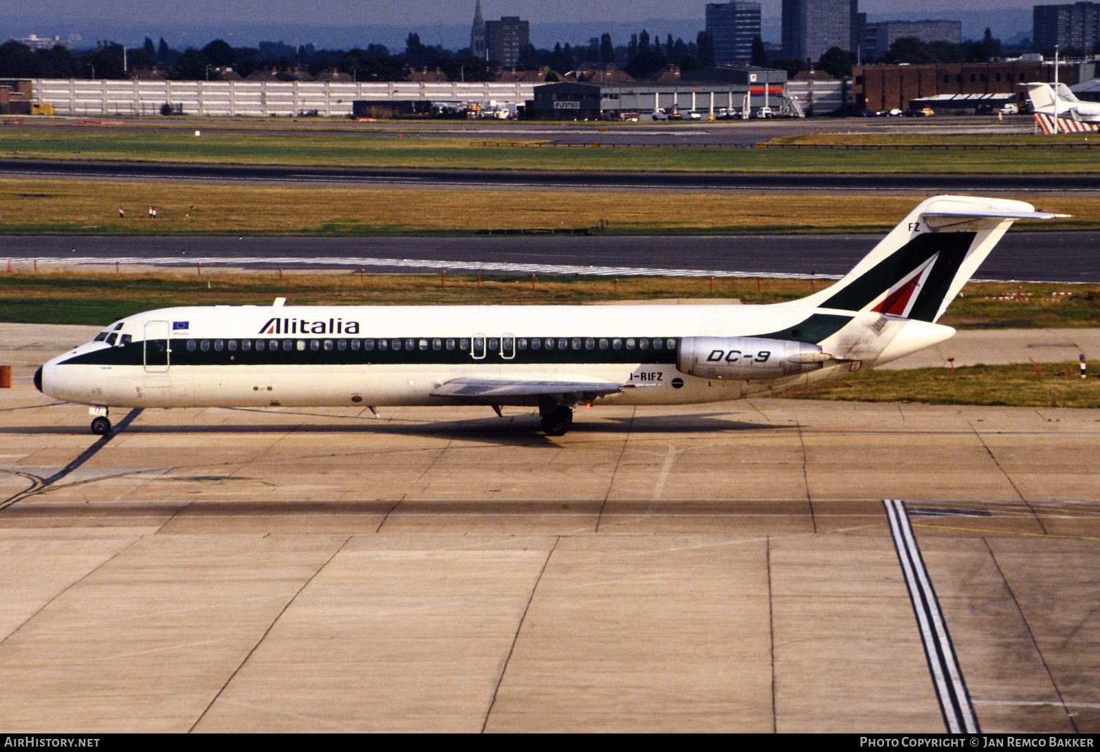 Aircraft Photo of I-RIFZ | McDonnell Douglas DC-9-32 | Alitalia | AirHistory.net #328217