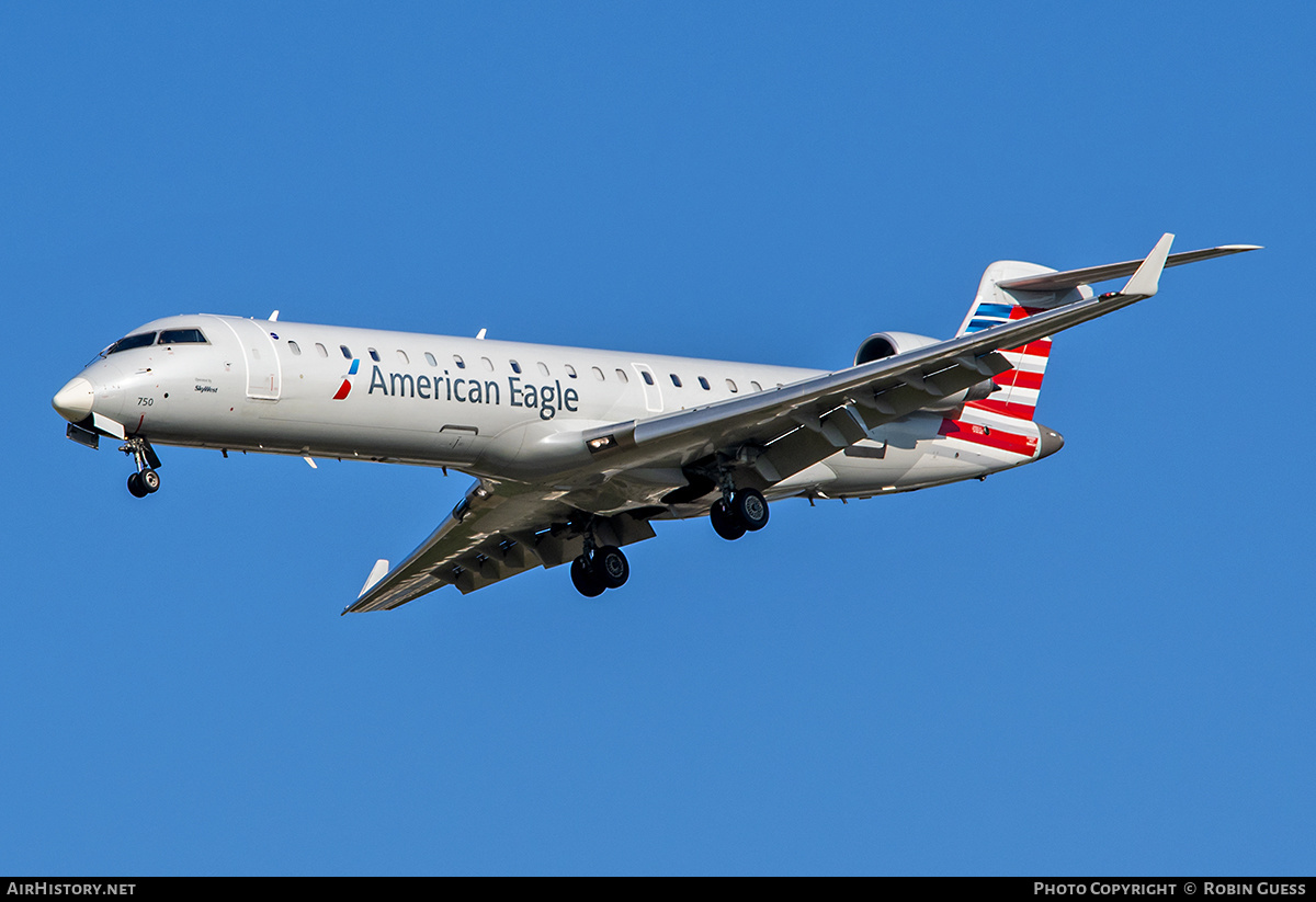 Aircraft Photo of N750EV | Bombardier CRJ-701ER (CL-600-2C10) | American Eagle | AirHistory.net #328231