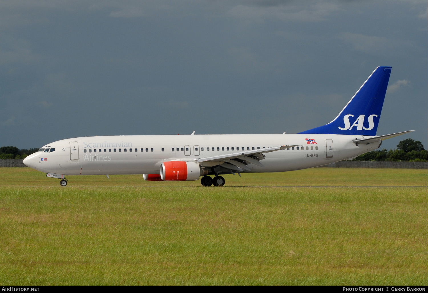 Aircraft Photo of LN-RRU | Boeing 737-883 | Scandinavian Airlines - SAS | AirHistory.net #328292
