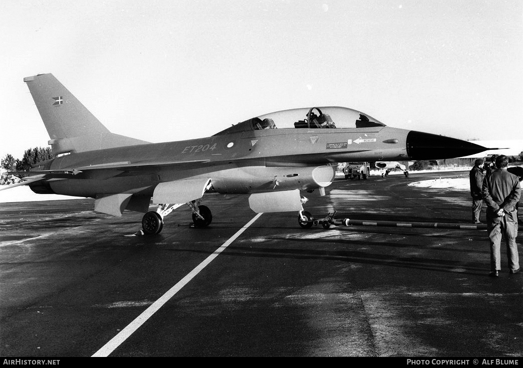 Aircraft Photo of ET-204 | General Dynamics F-16B Fighting Falcon | Denmark - Air Force | AirHistory.net #328407