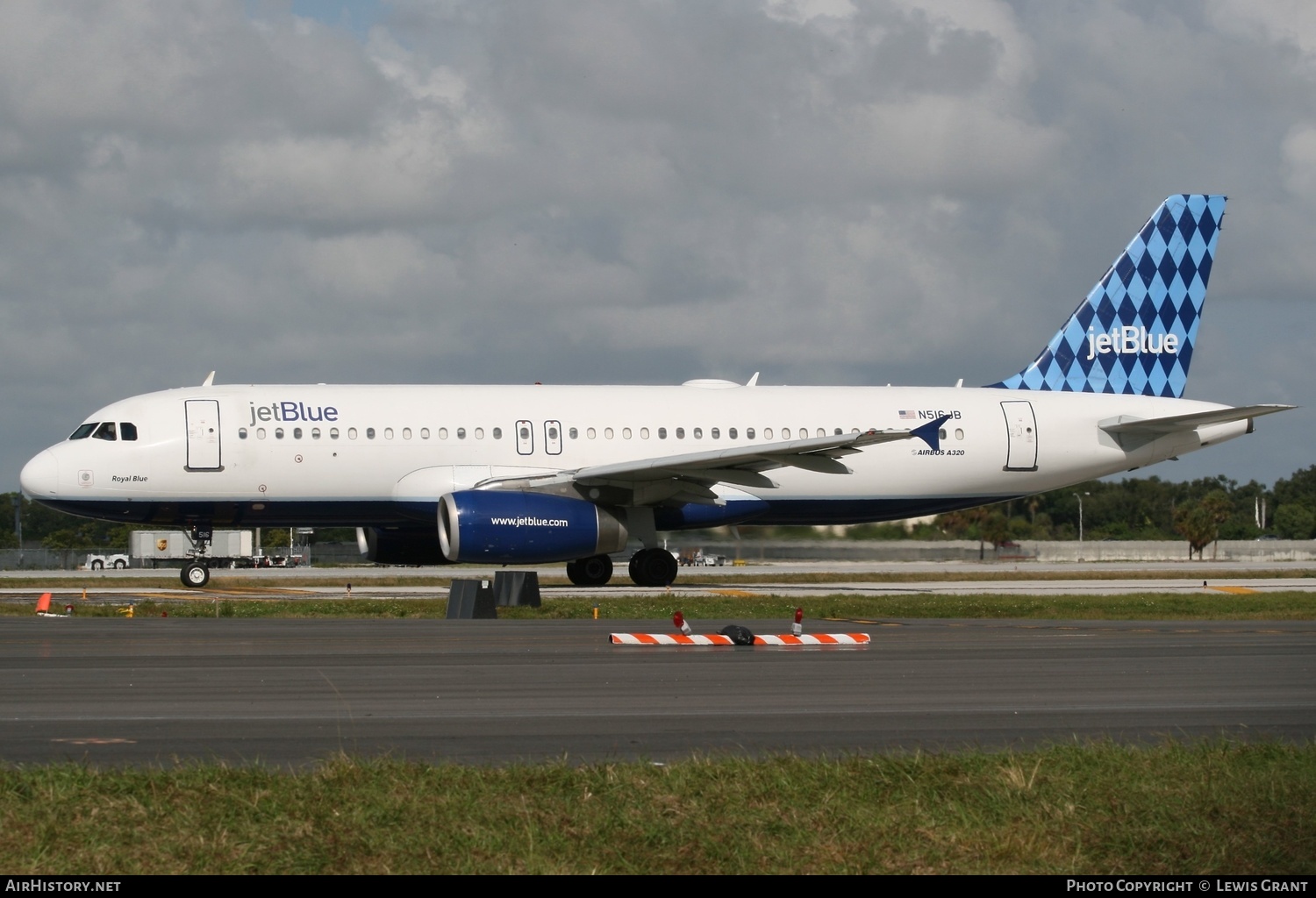 Aircraft Photo of N516JB | Airbus A320-232 | JetBlue Airways | AirHistory.net #328520