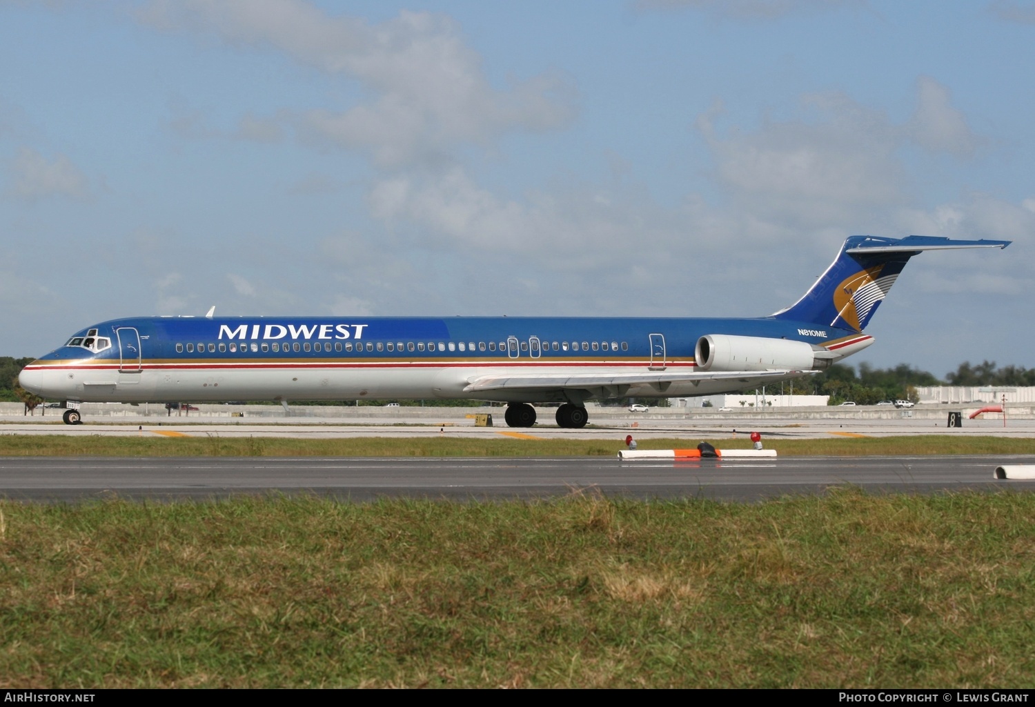 Aircraft Photo of N810ME | McDonnell Douglas MD-82 (DC-9-82) | Midwest Airlines | AirHistory.net #328524