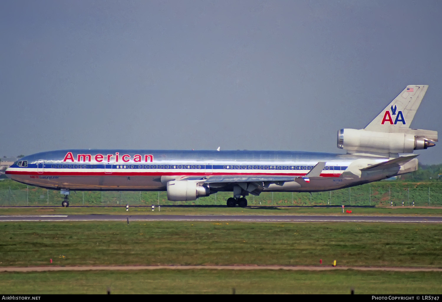 Aircraft Photo of N1755 | McDonnell Douglas MD-11 | American Airlines | AirHistory.net #328564