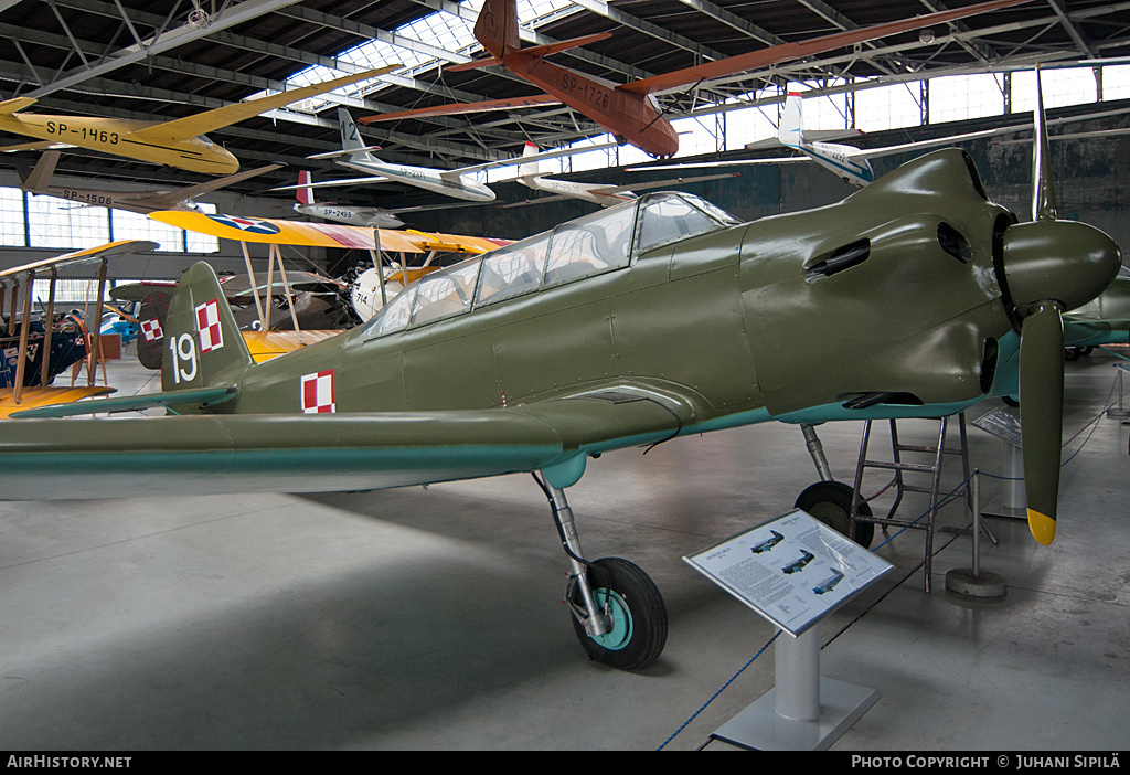 Aircraft Photo of 19 | Yakovlev Yak-18 | Poland - Air Force | AirHistory.net #328674