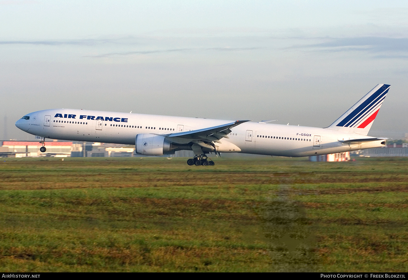 Aircraft Photo of F-GSQX | Boeing 777-328/ER | Air France | AirHistory.net #328897