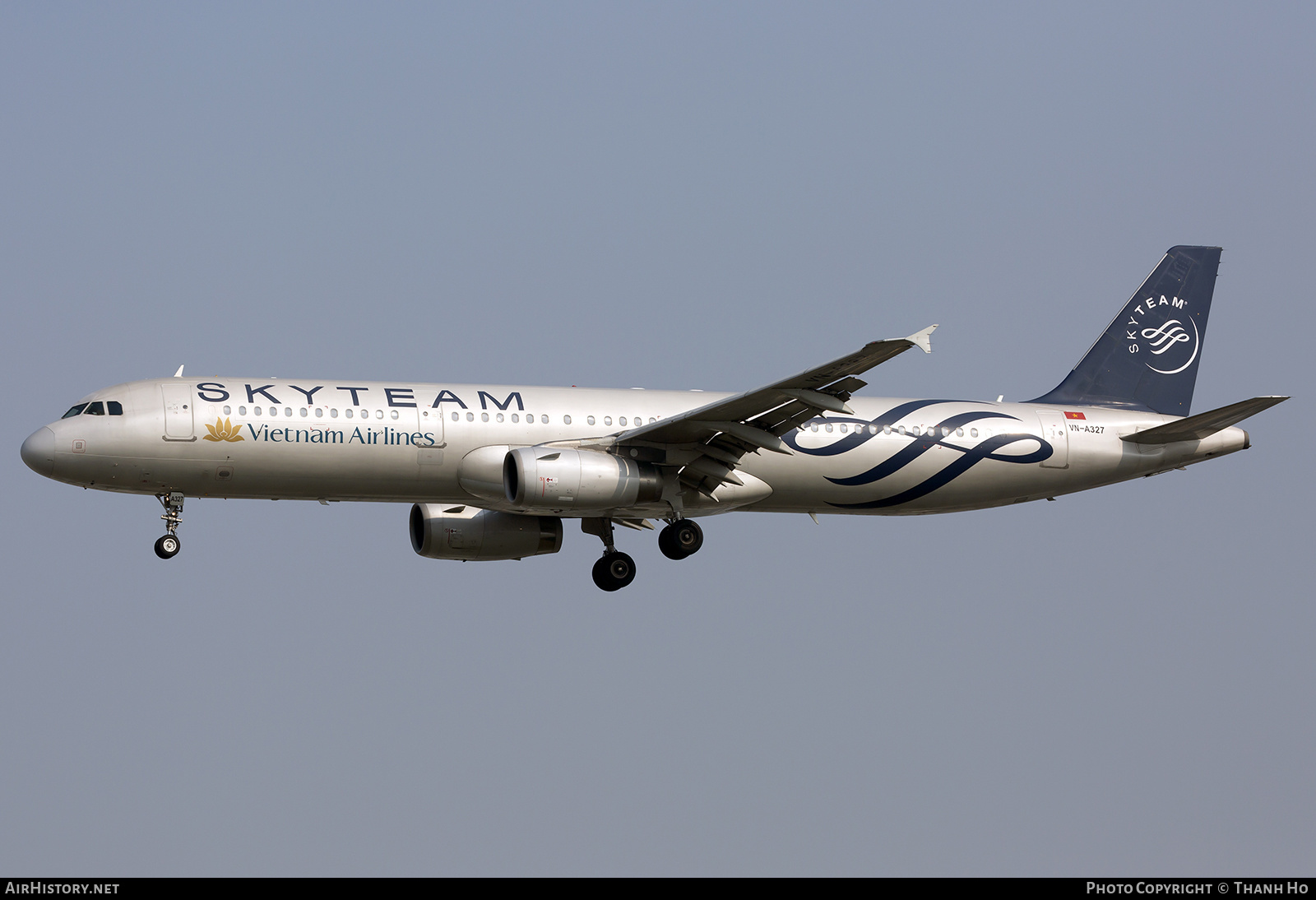 Aircraft Photo of VN-A327 | Airbus A321-231 | Vietnam Airlines | AirHistory.net #329068