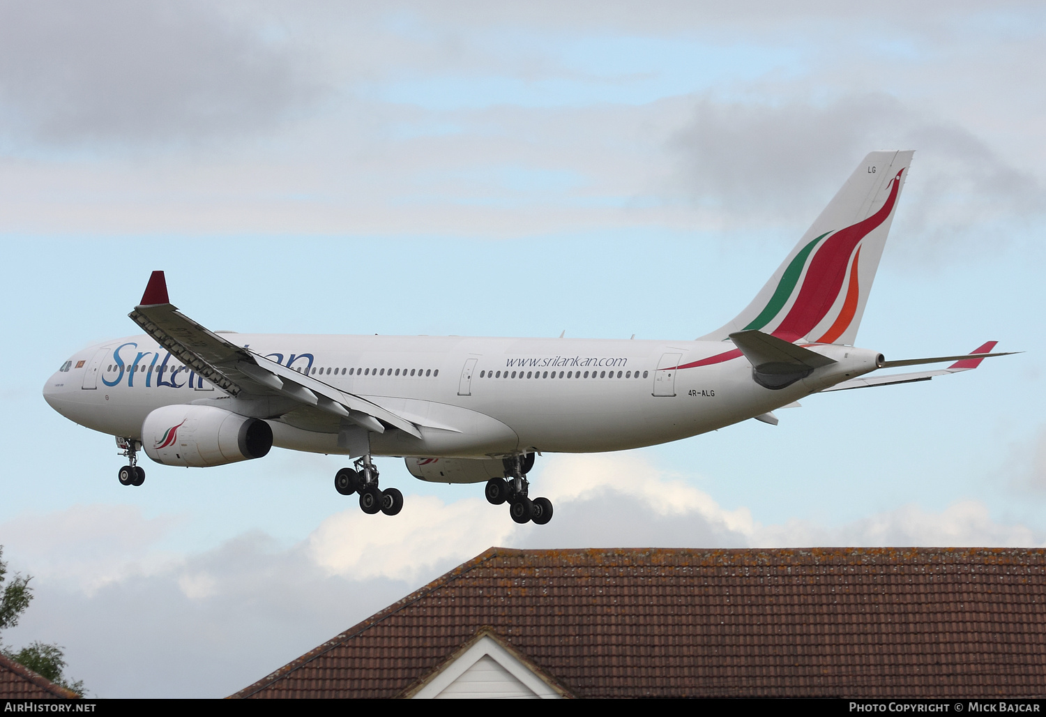 Aircraft Photo of 4R-ALG | Airbus A330-243 | SriLankan Airlines | AirHistory.net #329110