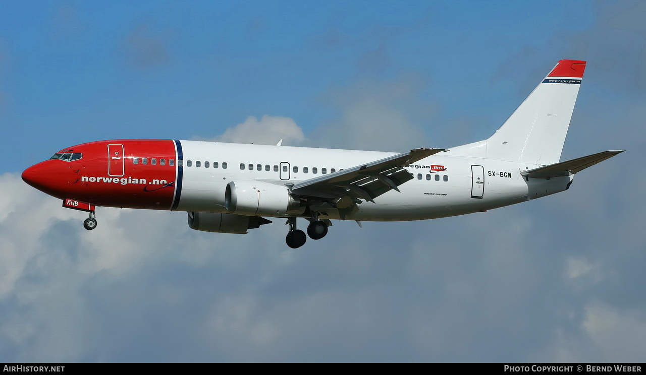 Aircraft Photo of SX-BGW | Boeing 737-31S | Norwegian | AirHistory.net #329178