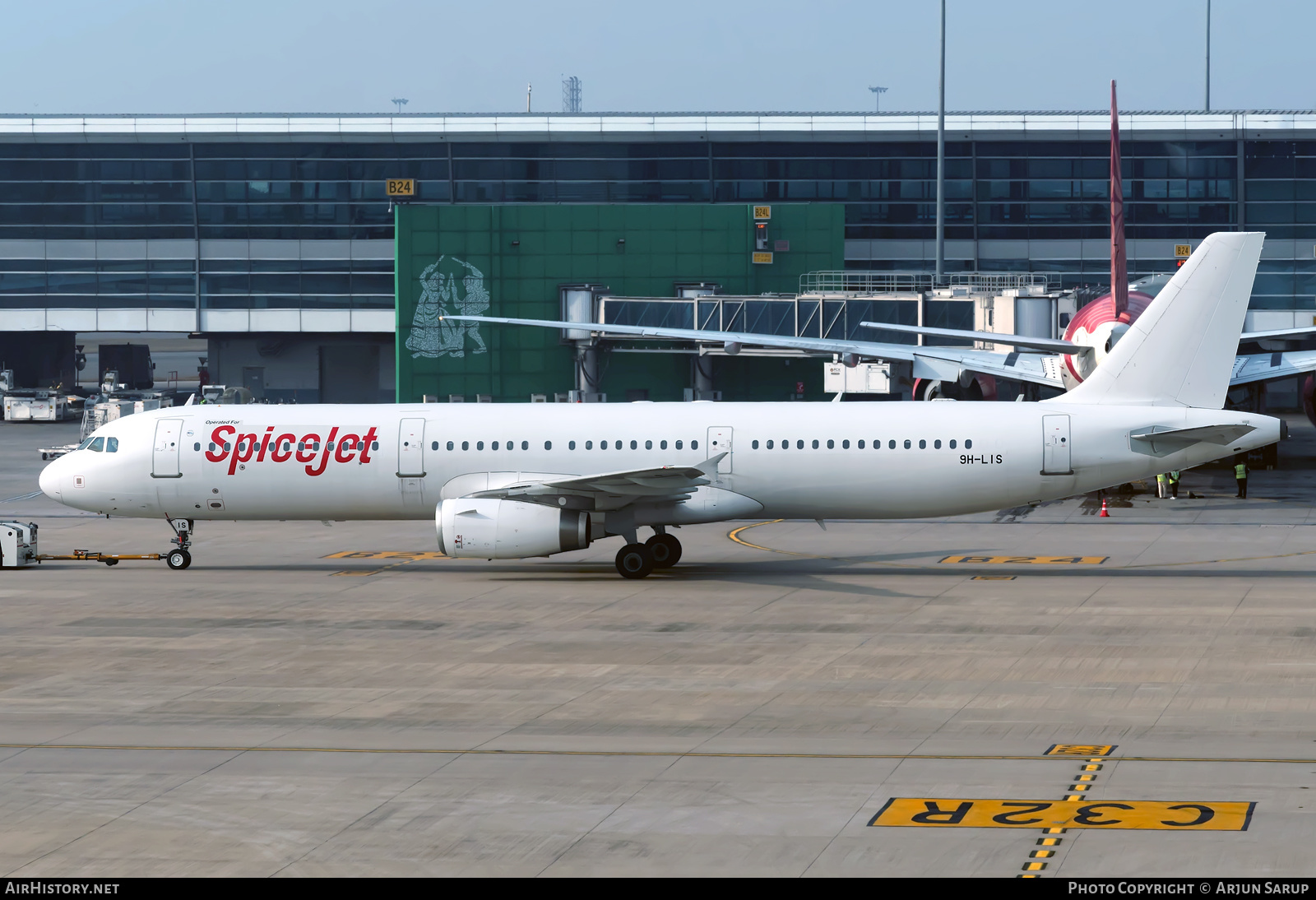 Aircraft Photo of 9H-LIS | Airbus A321-231 | SpiceJet | AirHistory.net #329264