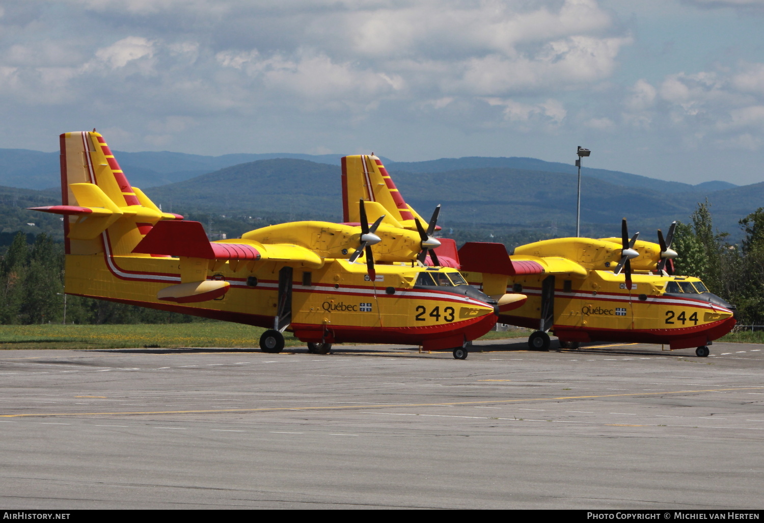 Aircraft Photo of C-GQBE | Canadair CL-415 (CL-215-6B11) | Gouvernement du Québec | AirHistory.net #329494