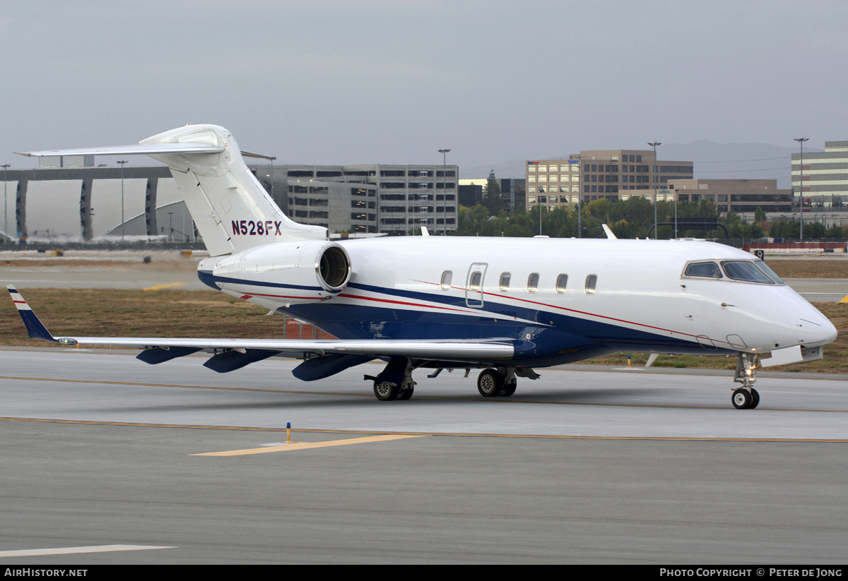 Aircraft Photo of N528FX | Bombardier Challenger 300 (BD-100-1A10) | AirHistory.net #329618