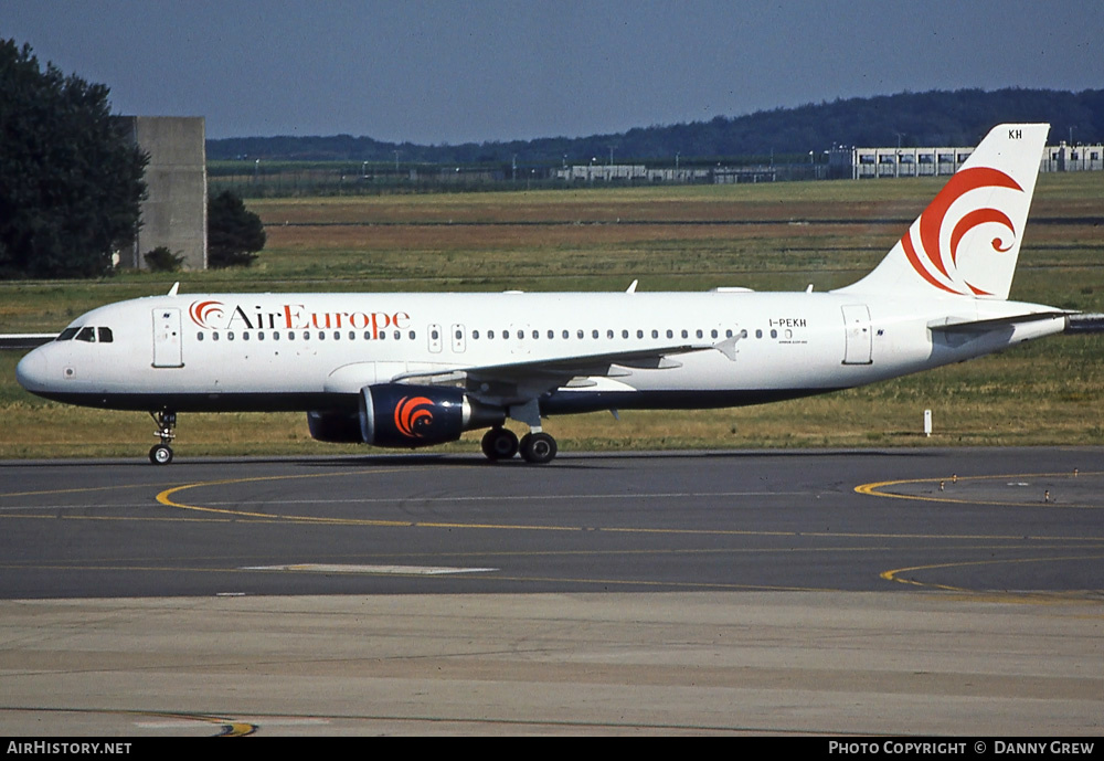 Aircraft Photo of I-PEKH | Airbus A320-214 | Air Europe | AirHistory.net #329623