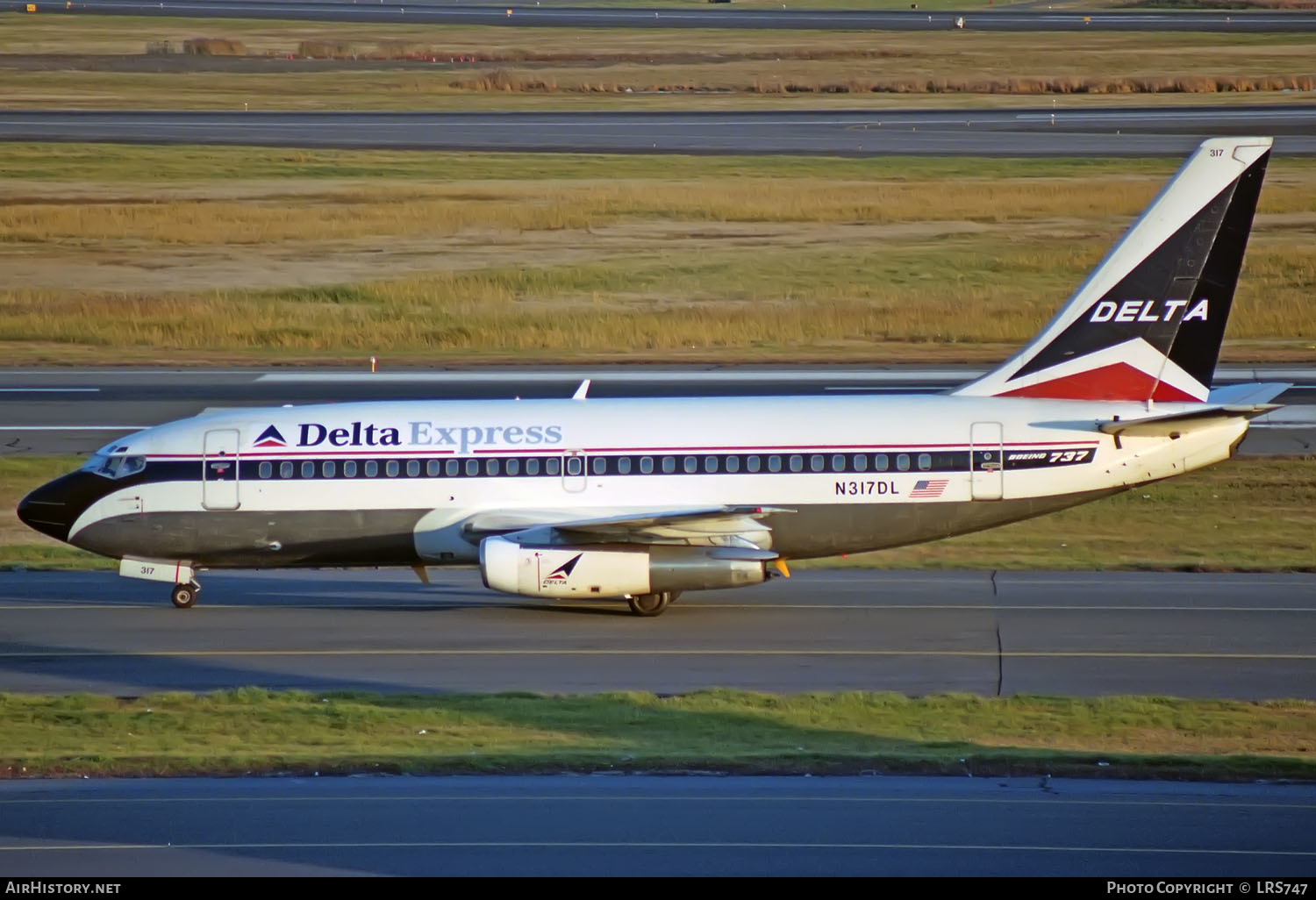 Aircraft Photo of N317DL | Boeing 737-232/Adv | Delta Express | AirHistory.net #329685
