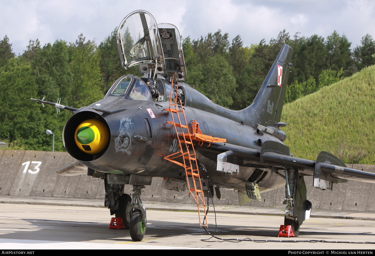 Aircraft Photo of 305 | Sukhoi Su-22UM3K | Poland - Air Force | AirHistory.net #329885