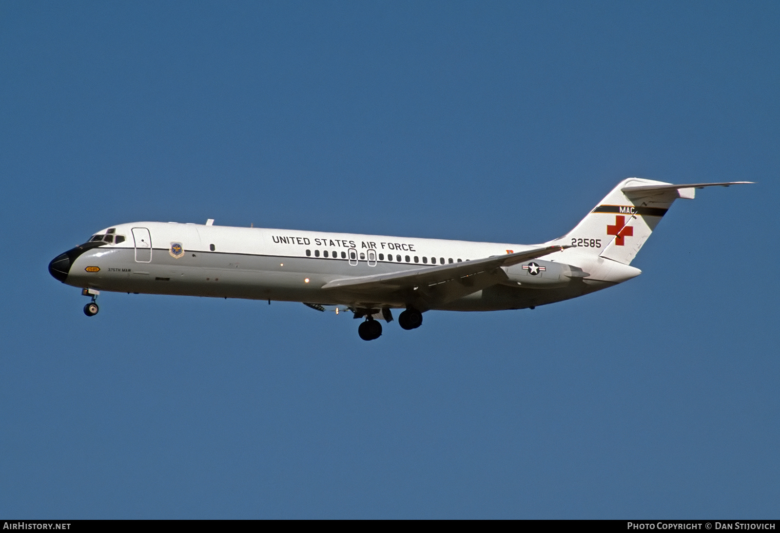 Aircraft Photo of 67-22585 / 22585 | McDonnell Douglas C-9A Nightingale (DC-9-32CF) | USA - Air Force | AirHistory.net #329964