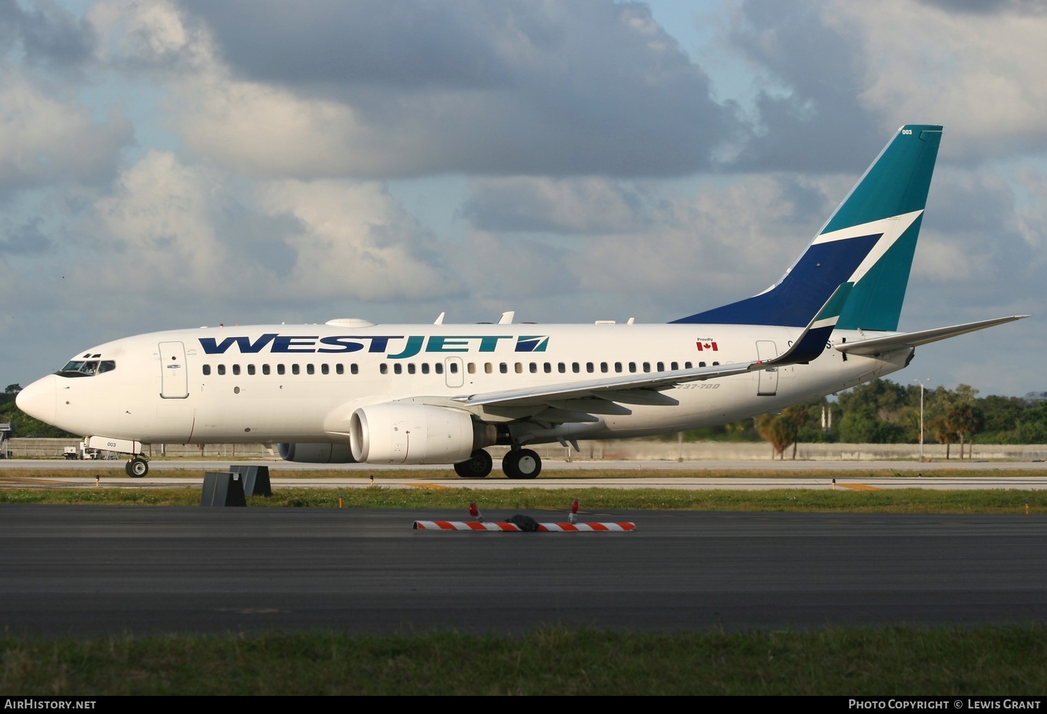 Aircraft Photo of C-FKWS | Boeing 737-76N | WestJet | AirHistory.net #329994