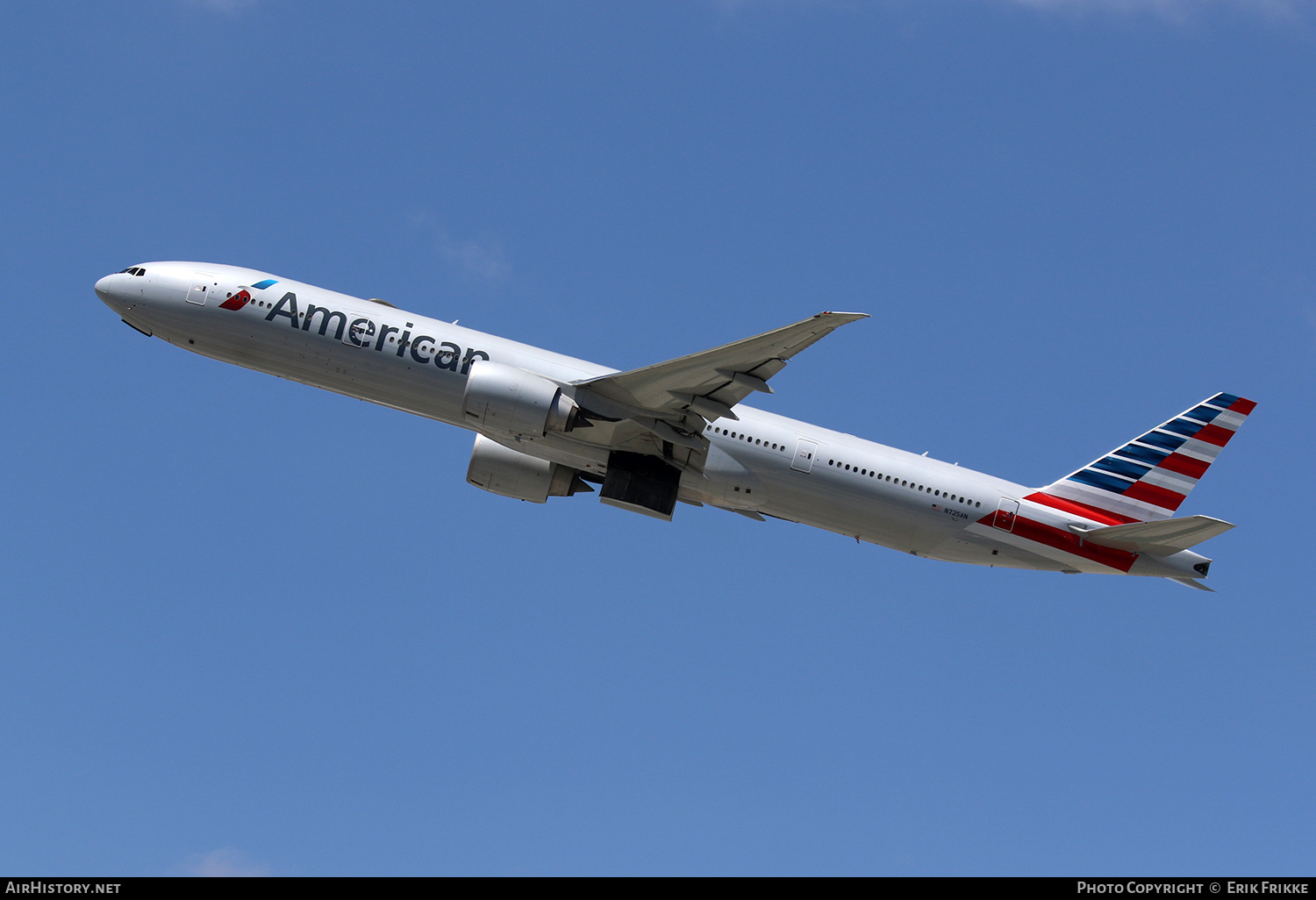 Aircraft Photo of N725AN | Boeing 777-323/ER | American Airlines | AirHistory.net #330182