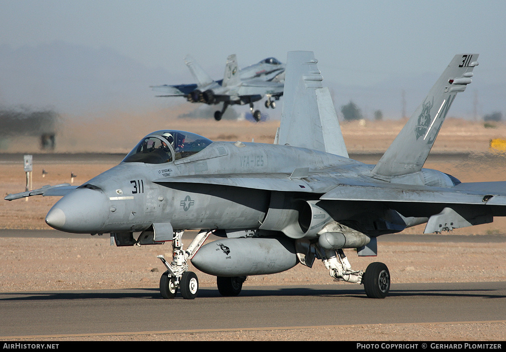 Aircraft Photo of 163993 | McDonnell Douglas F/A-18C Hornet | USA - Navy | AirHistory.net #330267