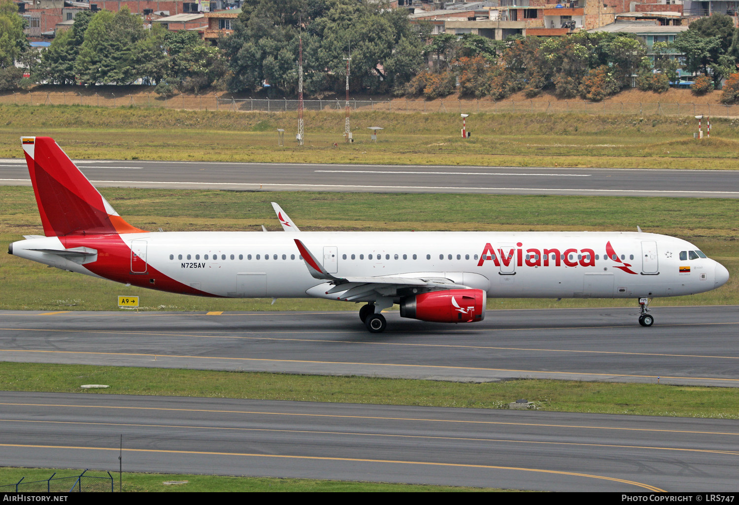 Aircraft Photo of N725AV | Airbus A321-231 | Avianca | AirHistory.net #330482