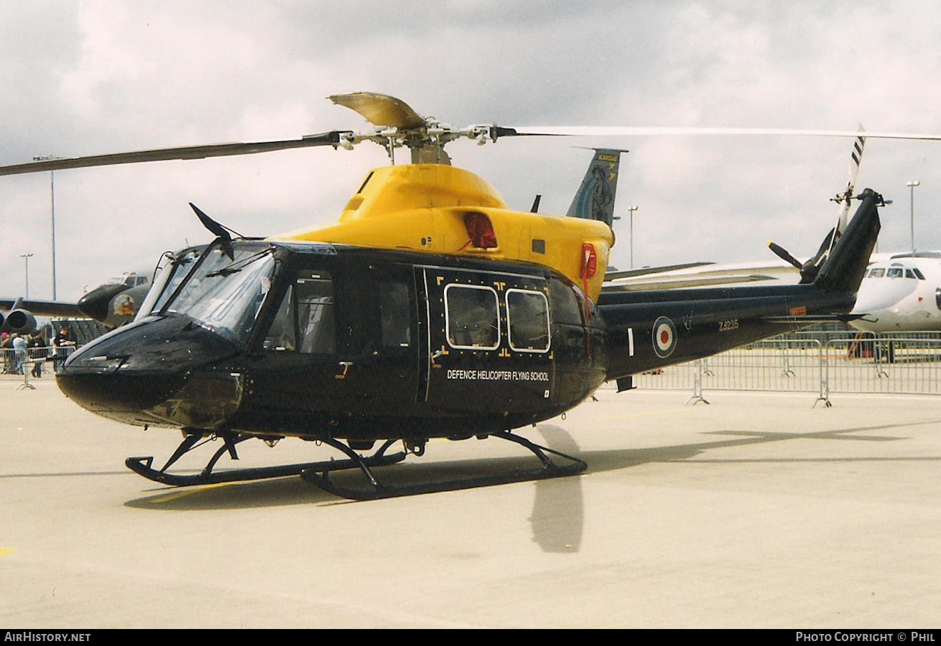 Aircraft Photo of ZJ235 | Bell 412EP Griffin HT1 | UK - Air Force | AirHistory.net #330488