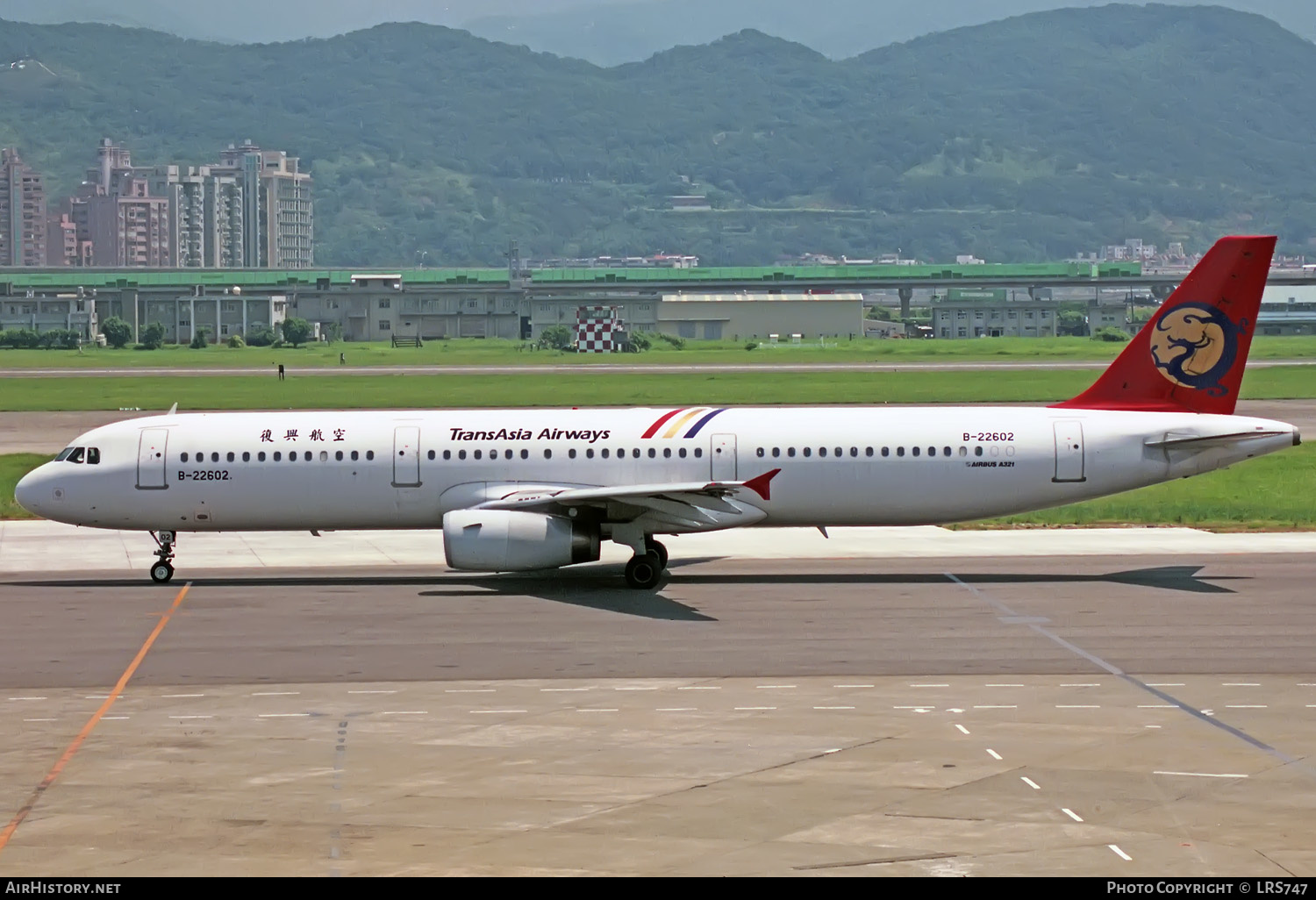 Aircraft Photo of B-22602 | Airbus A321-131 | TransAsia Airways | AirHistory.net #330563