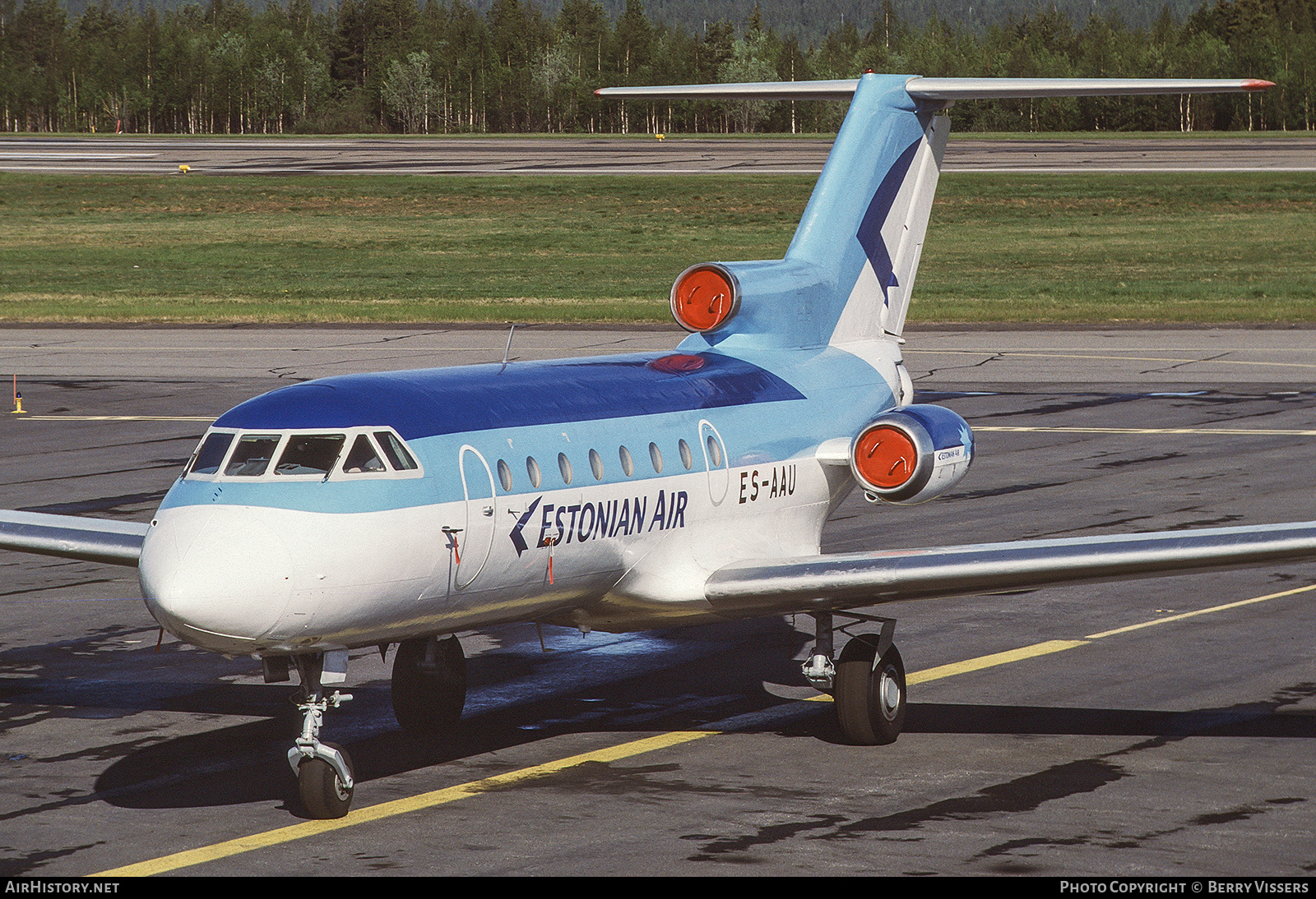 Aircraft Photo of ES-AAU | Yakovlev Yak-40 | Estonian Air | AirHistory.net #330590