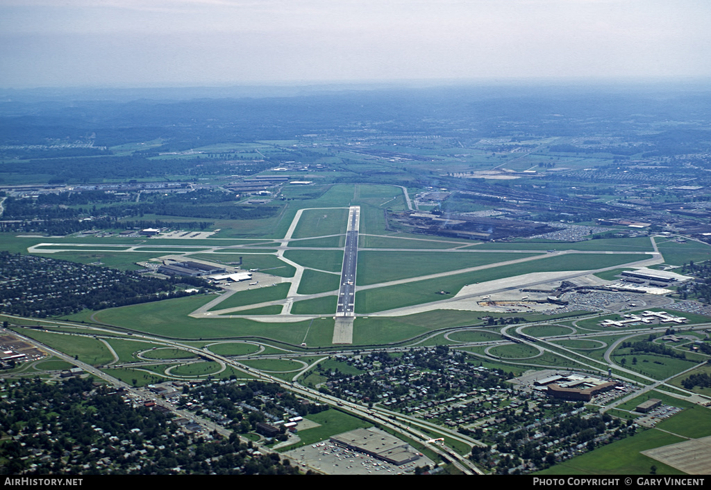 Airport photo of Louisville - Standiford Field International (KSDF / SDF) in Kentucky, United States | AirHistory.net #330664