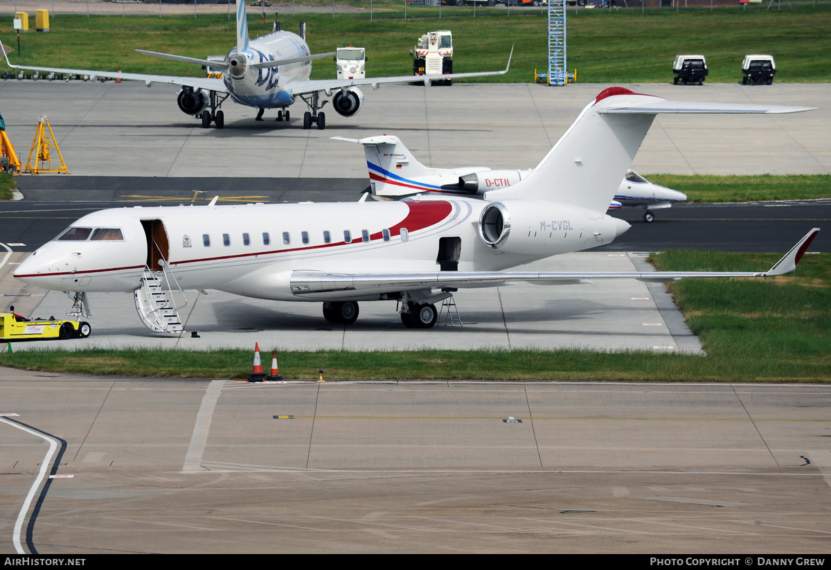 Aircraft Photo of M-CVGL | Bombardier Global 5000 (BD-700-1A11) | AirHistory.net #330671