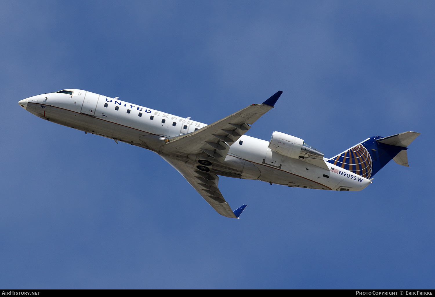 Aircraft Photo of N909SW | Bombardier CRJ-200LR (CL-600-2B19) | United Express | AirHistory.net #330677