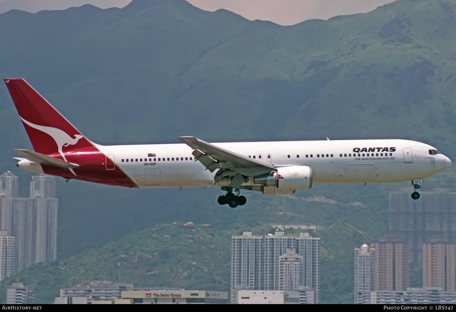 Aircraft Photo of VH-OGF | Boeing 767-338/ER | Qantas | AirHistory.net #330718